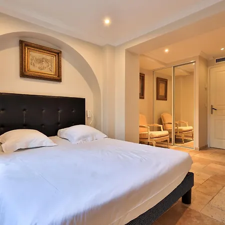 Emeraude Hoteliere Ξενοδοχείο με διαμερίσματα