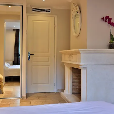 绿宝石公寓酒店 3* 胡安莱潘