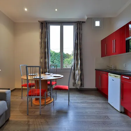 公寓式酒店 绿宝石公寓酒店 3*