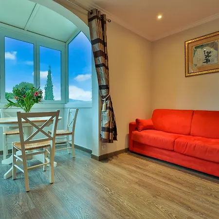 绿宝石公寓酒店 3* 胡安莱潘