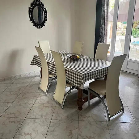 公寓式酒店 绿宝石公寓酒店 3*