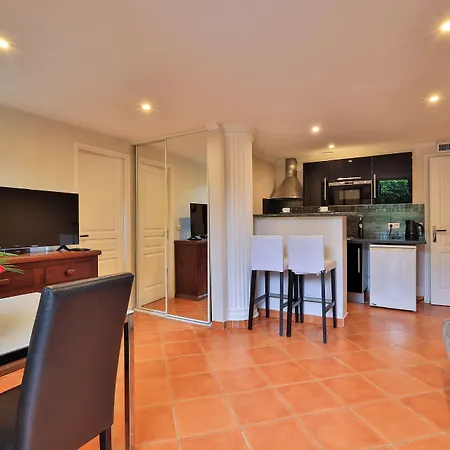 Emeraude Résidence Hotelière Aparthotel Juan-les-Pins