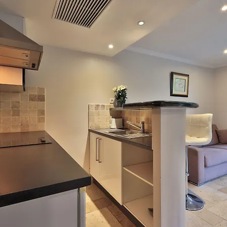 公寓式酒店 绿宝石公寓酒店 3*