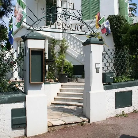 Emeraude Hoteliere Aparthotel 3*