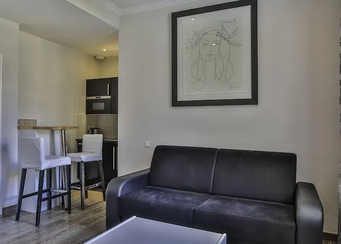 Emeraude Hoteliere Hotel apartamentowy